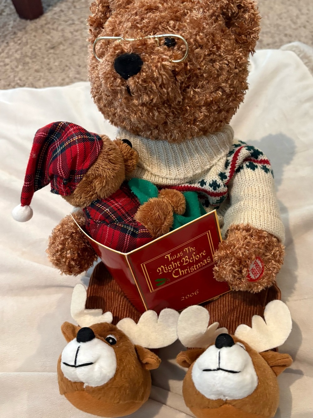 2006 Avon “Twas the Night Before Christmas” Animated Talking Storytelling Bear